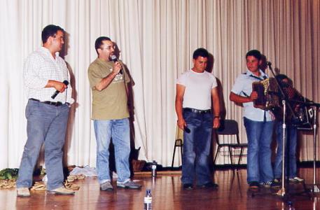 Caruncho e cantores ao desafío